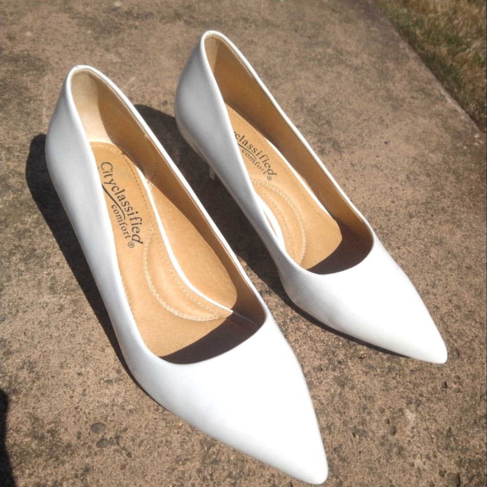 Pointed Toe, Soft White Kitten Heels